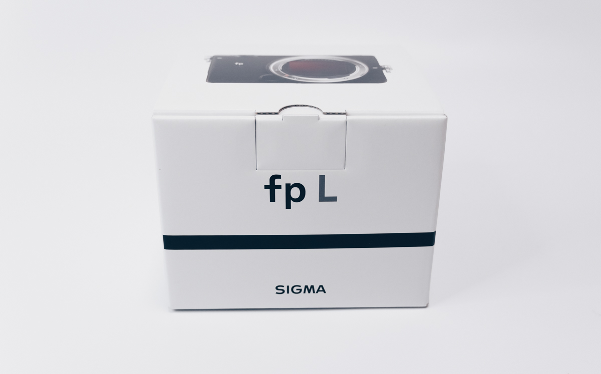 SIGMA fp Lのパッケージ側面