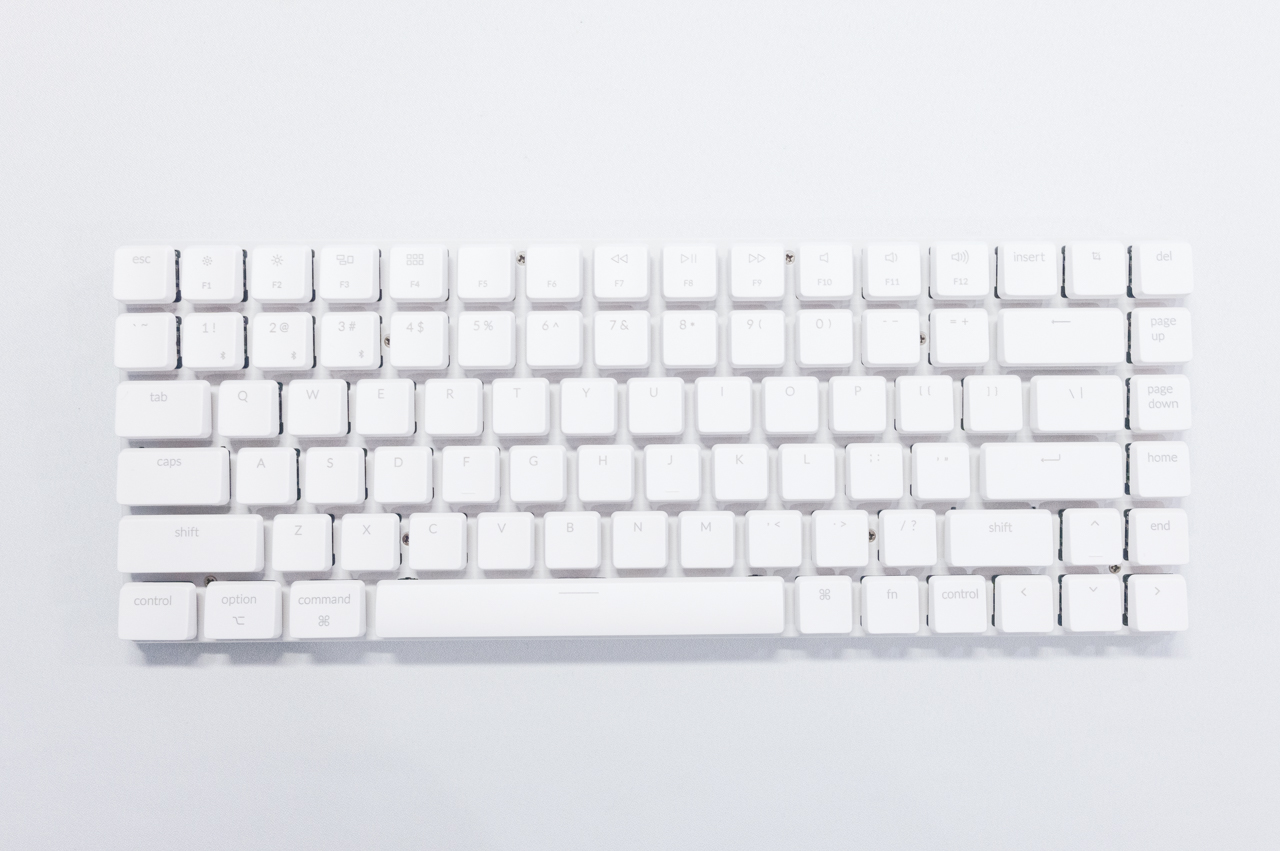 真っ白な美しいキーボードになりました